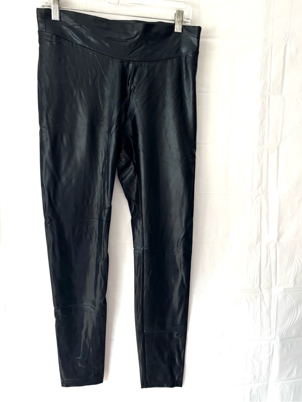 NWOT Hue Black shiny Coated Cigarette Vegan Leather High Waist Leggings SZ L - Picture 3 of 14